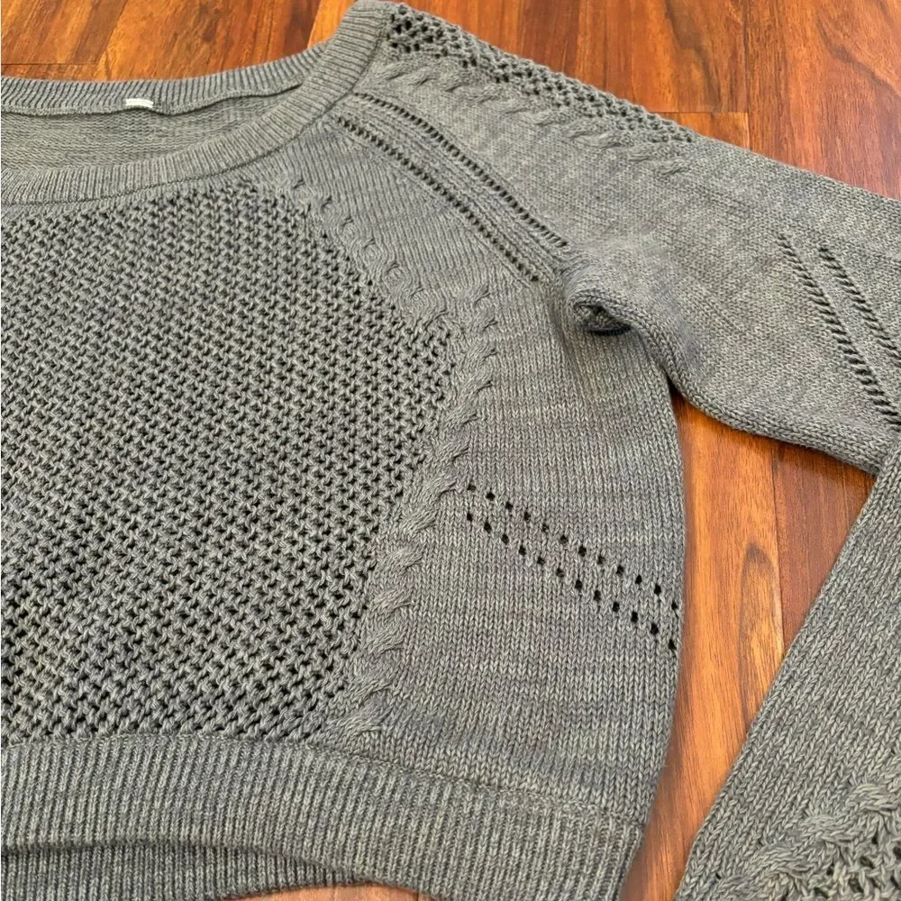 LuLuLemon grey/teal open knit sweater